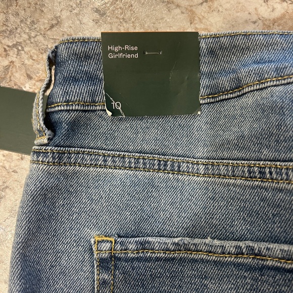 NWT Wild Fable High Rise Girlfriend Jeans Size 10 - Picture 3 of 10